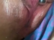 Coño mojado despues de ver porno. Close up wet pussy after watch porn