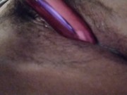 Chubby mexicana se viene en su dildo rosado. 12/16