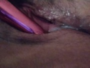 Chubby mexicana se viene en su dildo rosado. 15/16