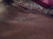 Chubby mexicana se viene en su dildo rosado. 16/16