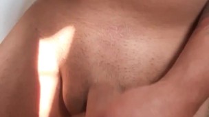 Me masturbo deseando una mamada rica