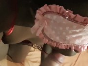 Jack se fait sucer - grosse éjaculation faciale - Sally adore ça !!! 12/16