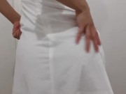【自撮り】白ワンピースを着てお尻フリフリするアラサー女子 - Screenshot 15 of 16 - 自撮り
