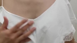 【自撮り】30代アラサーのおっぱい with 白ワンピース