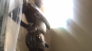 CAN SOMEONE WASH MY BACK ? 