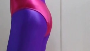 Japanese Zentai Crossdresser is wearing Leohex