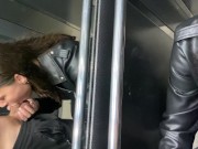 Она Не Заметила Как Я Достал Член В Лифте И Начал Ее Соблазнять Но Все Закончилось Спермой В Горло - Screenshot 9 of 16 - Real Public Sex