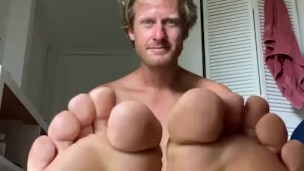 Foot worship video for you goons 