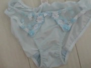 水色のパンティーに精液ぶっかけ！