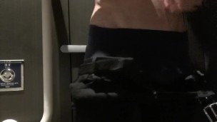 お腹がすごい筋肉質ノンケ日本人がこっそりオナニー　Tummy muscular straight Japanese masturbates