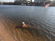 Голенькая эксгибиционистка MissMotivated купается на реке - Screenshot 8 of 16 - Nudist