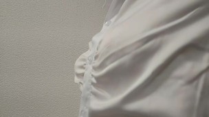 【女装】ピンクのブラが透ける