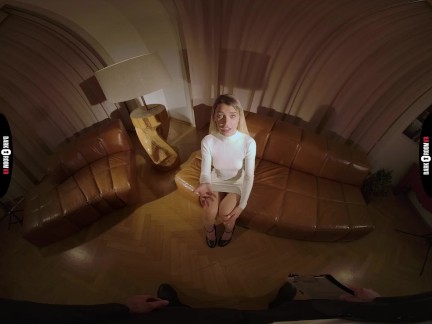 DARK ROOM VR - A Star Was Just Made Here