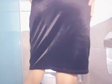 Hot Blonde with a Big Ass Masturbates in a Public Toilet and Squirts