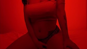  Chica se calienta y se toca para mi