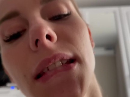 A beautiful girl sucked my dick very gently and sweetly and got sperm in her mouth