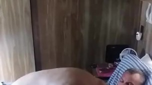 Mallory, montando o vizinho em sua casa móvel enquanto o marido @work !!!!