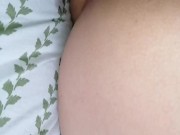 Lamiendo y masturbando coño y clitoris 11/16