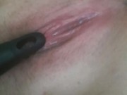 Hot teen masturbates with a hair brush!