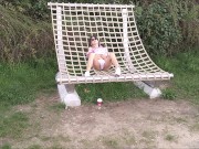 Wylizuje stopy żony w upalny dzień podczas spaceru 3/16