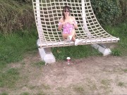 Wylizuje stopy żony w upalny dzień podczas spaceru 4/16