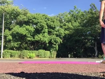 A Japanese student who masturbates with a mattress in the park!【Big dick】【Techno break】