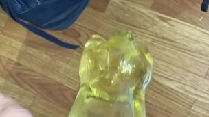 【おしっこ動画】20代の男の子がペットボトルにおしっこを注いでみた！【おしっこボトル】【尿】【放尿】【お漏らし】
