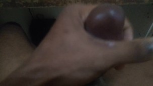 Batendo uma e vendo vídeo