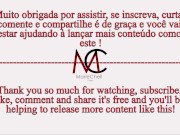 Essa loira gostosa não pode ver uma praia que quer fazer amor ! 2/16