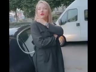Je me fait prendre par un abonné mym devant mon mari cocu