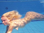 Elena Proklova shows how sexy can one be alone in the pool 16/16