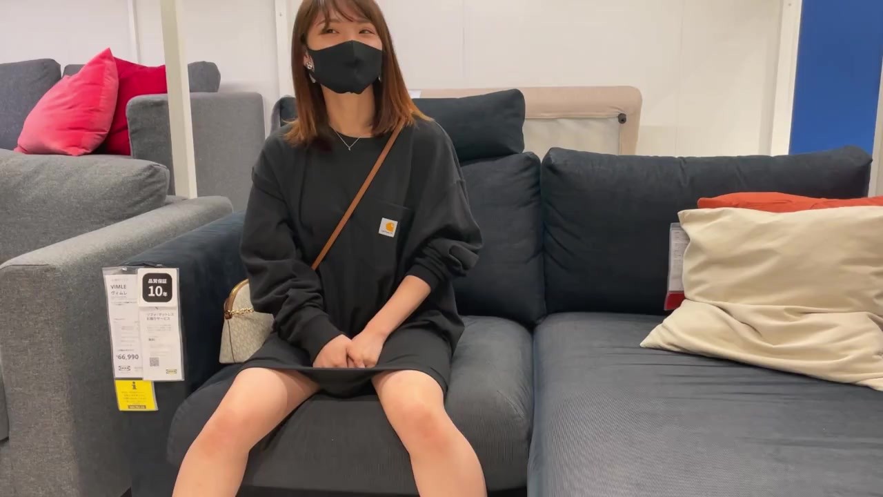 女子大生が彼シャツワンピースでノーパン買い物デート♡ホテルまで我慢できずにそのまま野外カーセックスで大量中出し♡RYO＆YUU♡素人カップル/パイパン/美少女/10代/野外露出/スタイル抜群/スマホ - RedTube