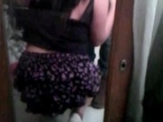 Mi vecino entro a mi casa cuando se fue mi esposo,por fin le di una mamada deliciosa. 1/16