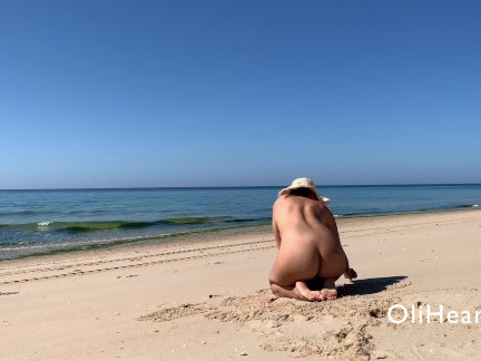 Hot Naked Teen teasing strangers at the beach