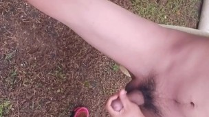 Me masturbo en la iglesia a lado de mi casa escuchando música reggaeton