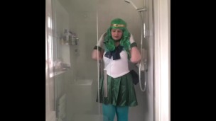 Lesbian Gets Wet