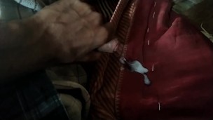 Big cock Cumshot on bed_horny Boy