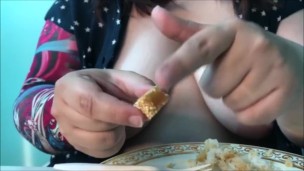 Je mange des brochettes & riz FOOD #2