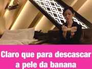 Sub-cama Português| Pôr este preservativo nesta banana pela minha boca♥ boquete e punheta japonesa 3/16