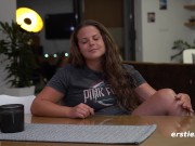 Lea öffnet ihre Beine für die Ersties Community 8/16