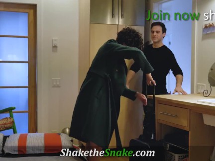 Shake The Snake - She Get Anal Fucked At Her Couch Surfing Location