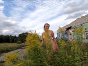 Exhibitionist Girl walks in the ruins 15/16