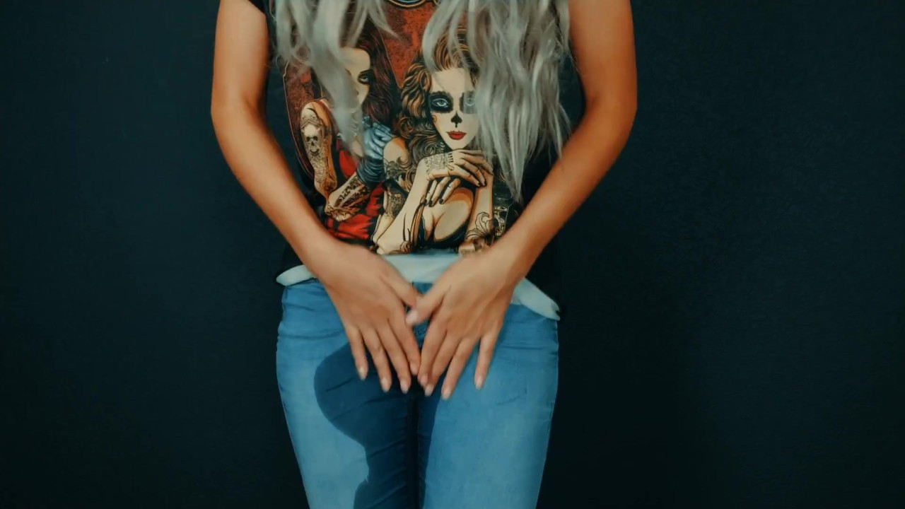 Pee in blue jeans - Free Sex Video - RedTube
