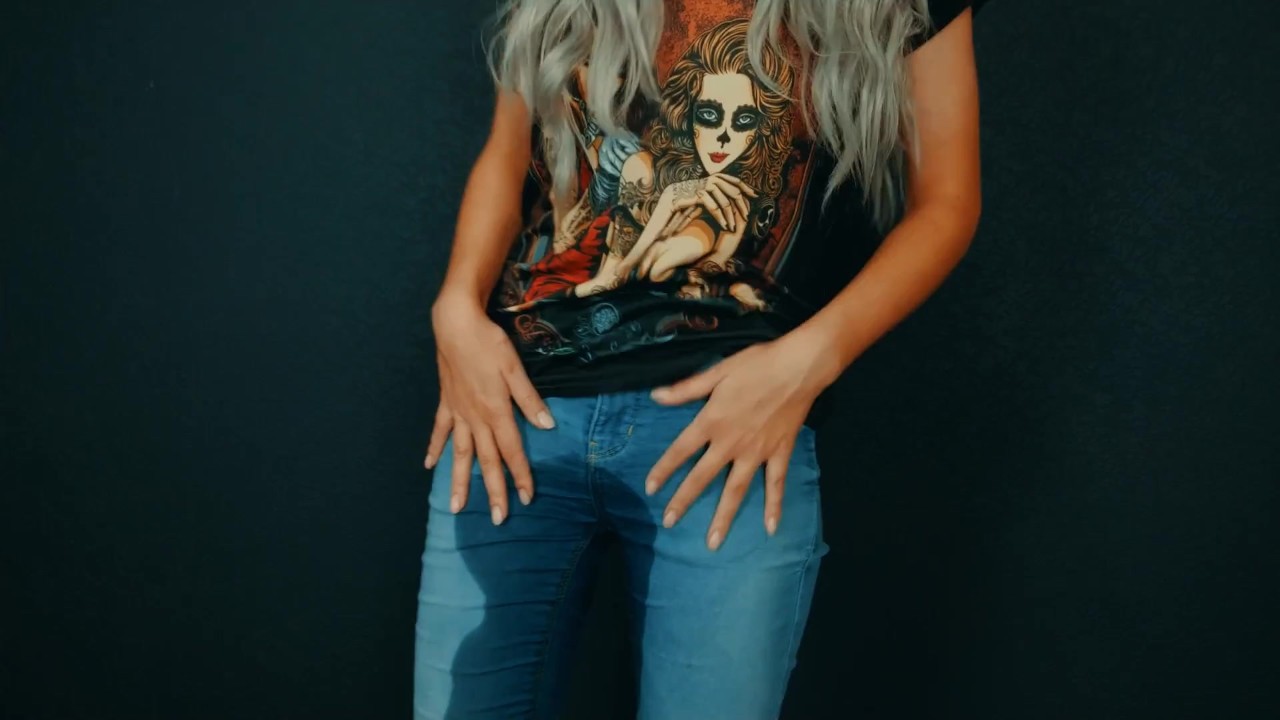 Pee in blue jeans - Free Sex Video - RedTube