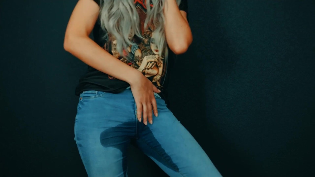 Pee in blue jeans - Free Sex Video - RedTube