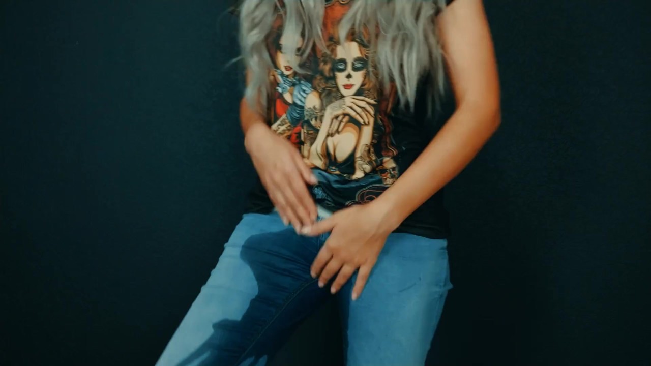 Pee in blue jeans - Free Sex Video - RedTube