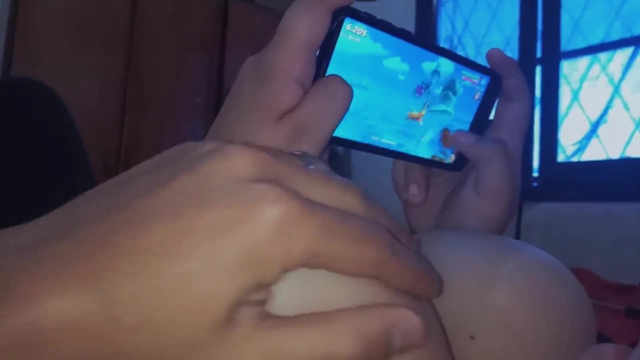 ¿Te gustaría tocar mis grandes tetas mientras juego?-alison gonzalez - RedTube