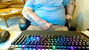 White Man in Collared Shirt 🏌️‍♂️ Takes Out Dick to Cum & Makes A Mess on Brand New Khaki Pants ⛳