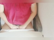 【人妻のチャットオナニー】見られて恥ずかしいのに自分からパンツを脱いでクリトリスを触ってしまうイケナイ奥様。 10/16