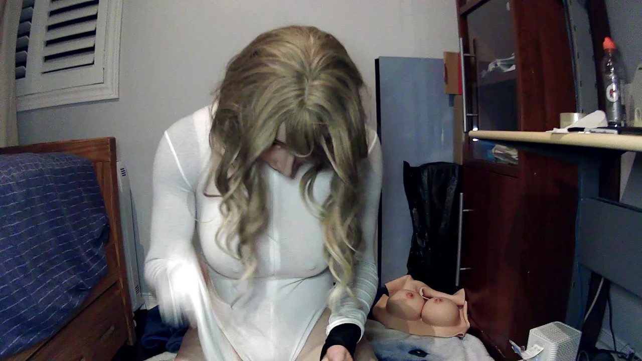Rubber Doll Jill P1! Female mask doll Nancy Rona gets ready for another sexy rubber doll night! - Free Sex Video - RedTube